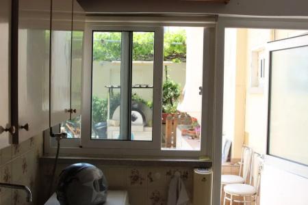 Costas Hostel Action - 44