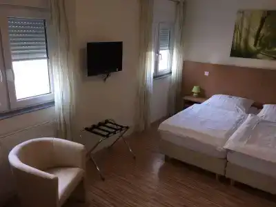 Wirtshaus Himberg Pension - 2