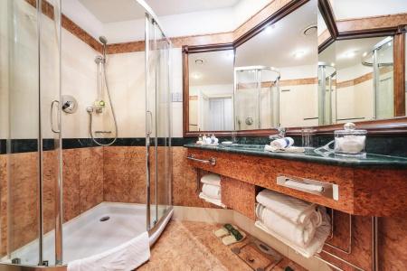 Carlsbad Plaza Medical Spa & Wellness - 7