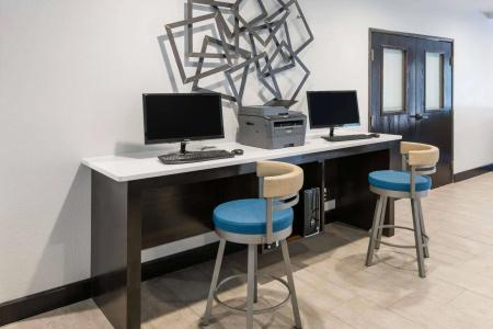Hawthorn Suites by Wyndham DFW Airport North - 14