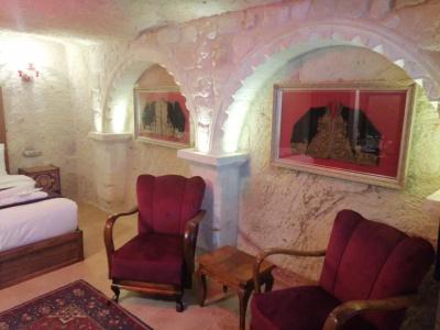 Solo Cave Suites - 1