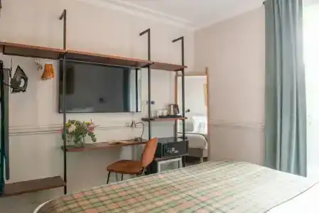 hôTel De La Porte Dorée - 74