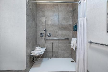 DoubleTree by Hilton - 47