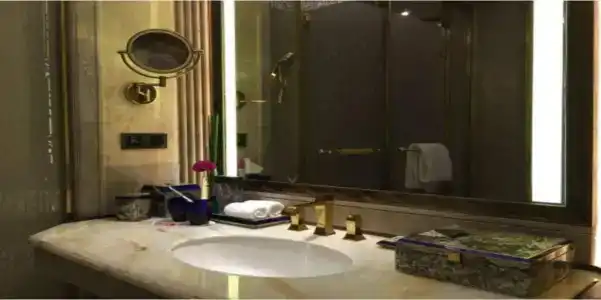 Wanda Reign Chengdu - 7