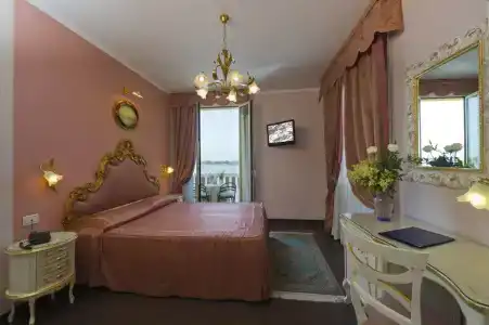Viktoria Palace - 3