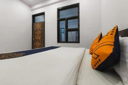 Spot On 74614 Radhika Palace - 13