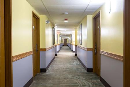 Super 8 by Wyndham/Andy Williams Theatre - 10