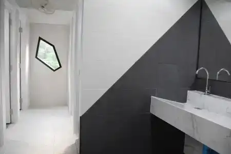 The August Hostel - 6
