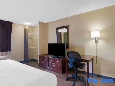 Extended Stay America Suites - - Airport - 25