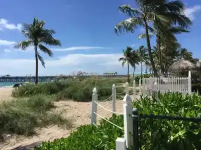 High Noon Beach Resort - 8