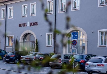 Jakob Regensburg - 24