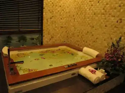 Golden Silk Boutique - 18