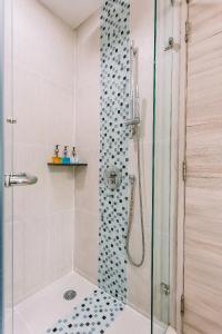 Adelphi Suites Bangkok - Sha Extra Plus - 66