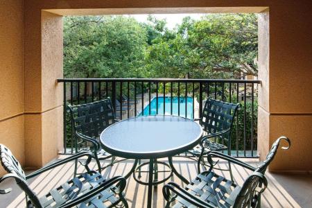 Courtyard by Marriott Dallas in Legacy Park - 38