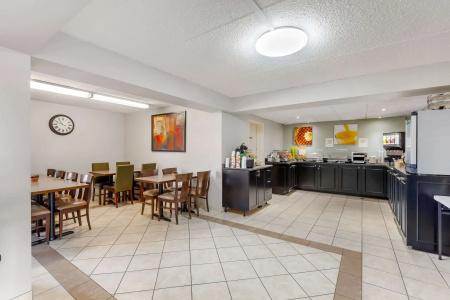 Quality Inn - 18