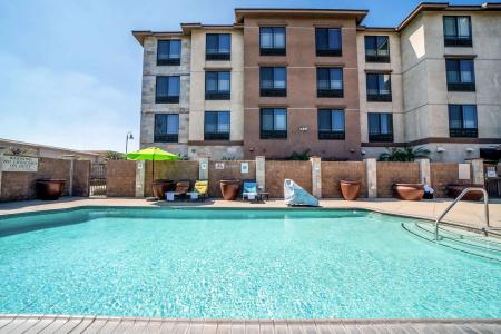 Country Inn & Suites by Radisson, at Mills, CA - 15
