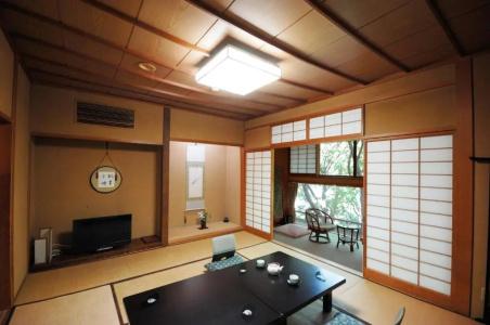 Momoyama - 23