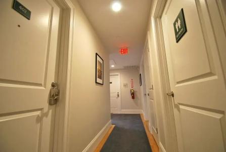 West Broadway Quarters by Thatch - 8