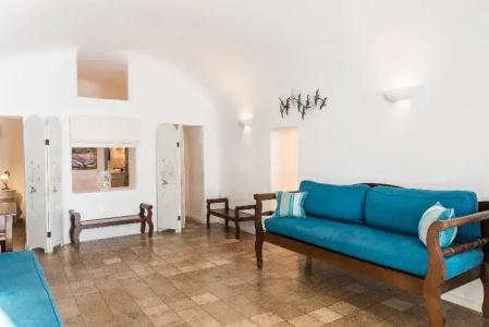 Pantelia Suites - 250