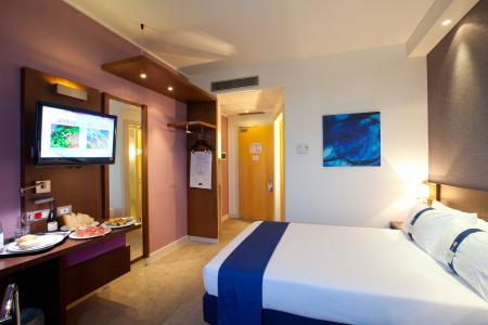 Holiday Inn Express, An Ihg - 12