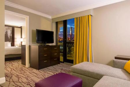 DoubleTree by Hilton Historic Savannah - 50