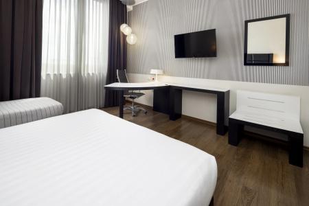 Holiday Inn Genoa City, An Ihg - 35