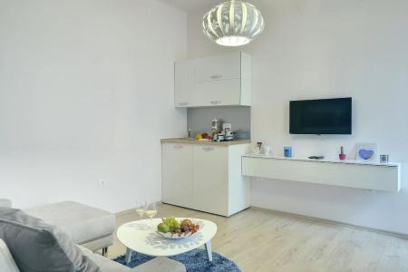 d&a Center  With Free Parking - 36