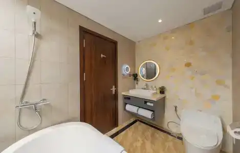 Le Hoang Beach Danang - 169