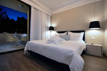 The Residence - 212