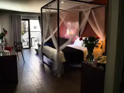 Adelphi Boutique - 3