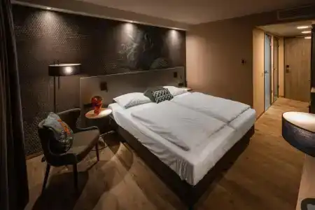 Loginn Stuttgart Zuffenhausen - 42