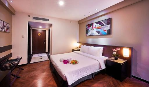 Royal (SG Clean, Staycation Approved) - 46