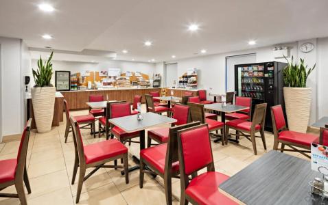 Holiday Inn Express Brooklyn, An Ihg - 18