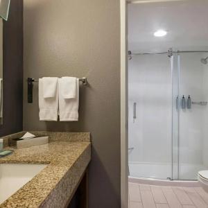 Courtyard by Marriott Sacramento Midtown - 8