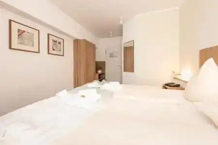 Nibelungen Hof - 18
