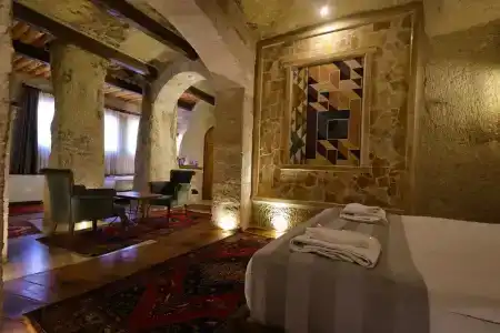 Sarnich Cave Suites - 48