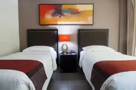 100 Sunset Boutique - 39