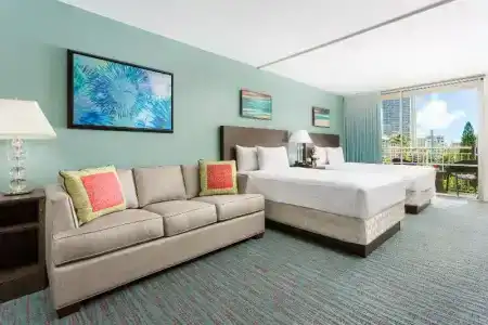 Courtyard by Marriott Waikiki Beach - 37