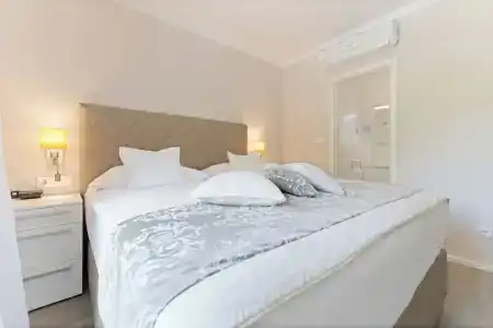 The Residence - 161