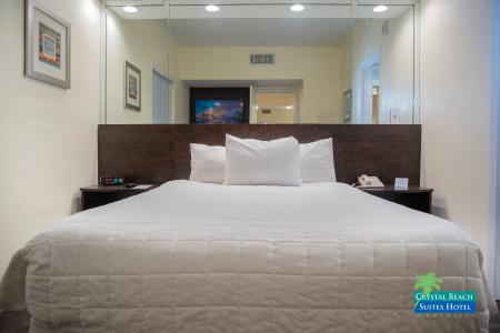Crystal Beach Suites Oceanfront - 5