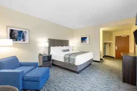 Baymont by Wyndham Airport - 33