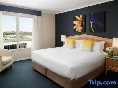 Rydges - 210