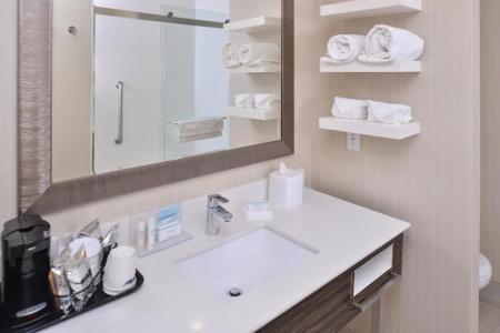 Hampton Inn & Suites - 31
