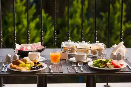 Neikos Mediterraneo Luxury Suites - 10
