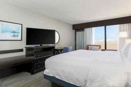 Hampton Inn - 40