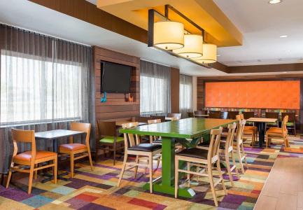 Fairfield Inn & Suites - 10