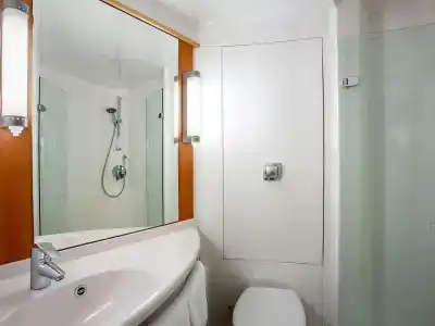 ibis Belfast Queens Quarter - 8
