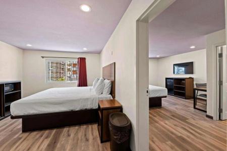Hyland Inn - 9