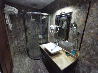 Perapolis - 105
