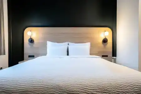 Days Inn & Suites by Wyndham - 49